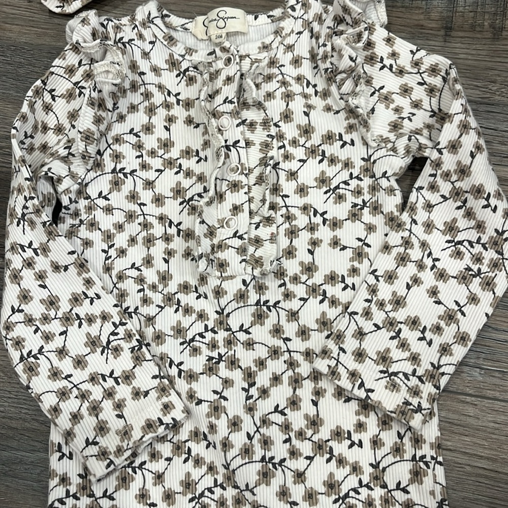 Jessica Simpson romper - Picture 3 of 5
